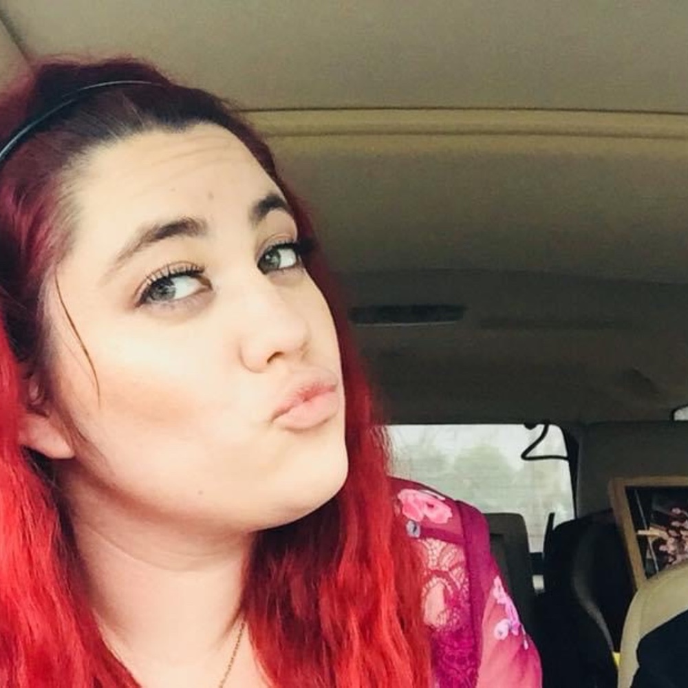 Meet your Posher, Danielle